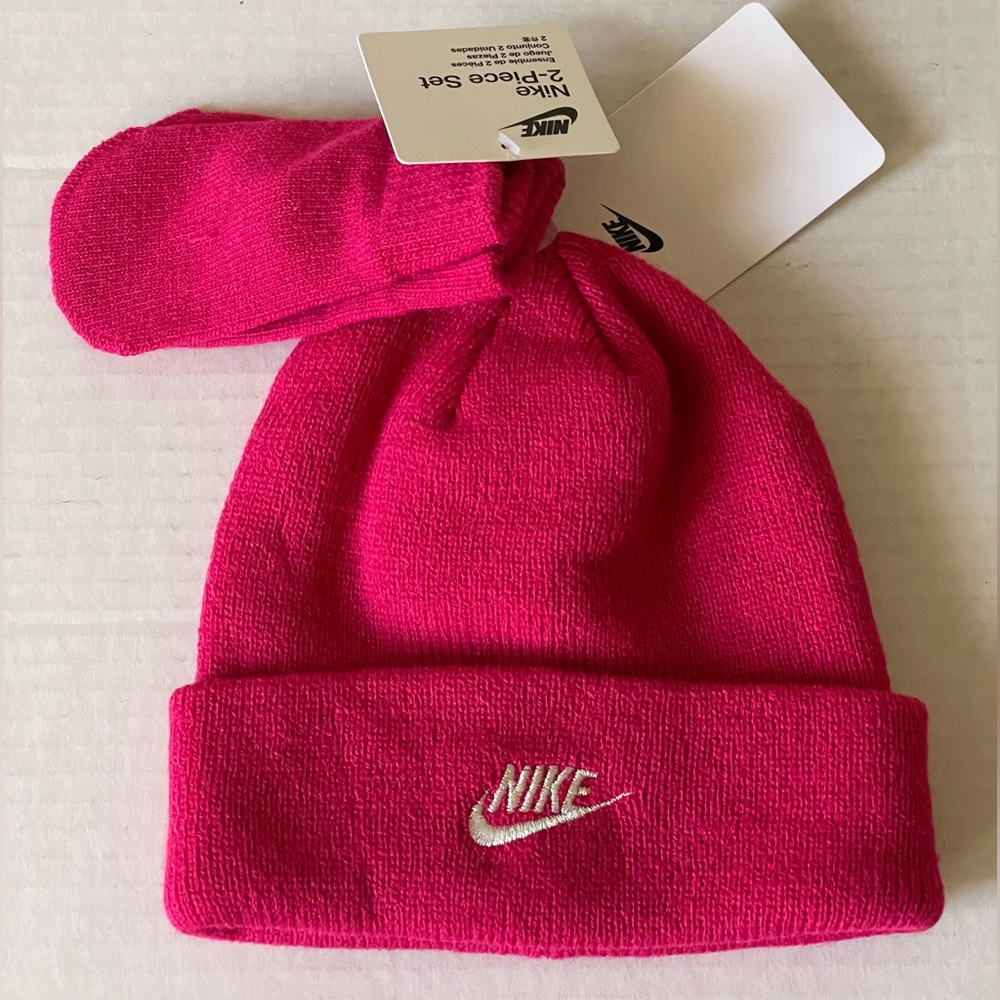 Nike Hat and Mittens Todder Girls Size 12/24 Mo. Rush Pink Child 2 Piece Set NWT